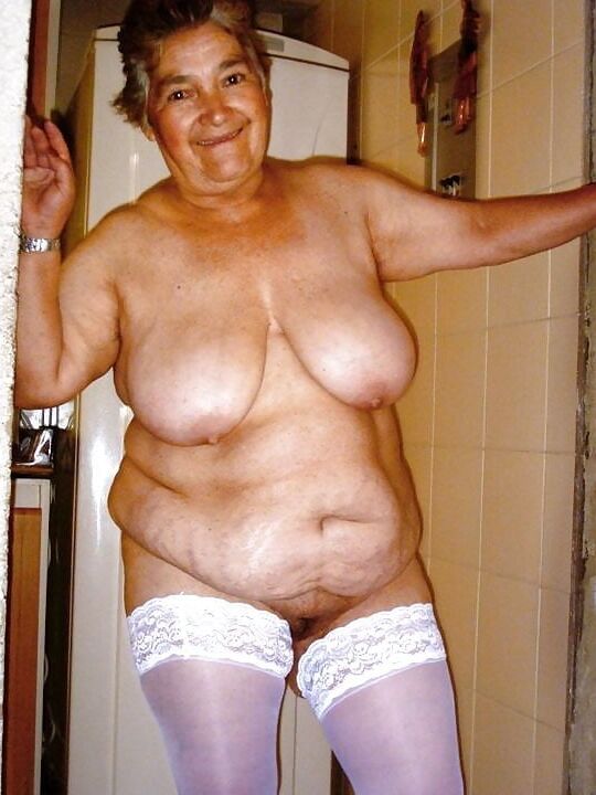Luv older and bigger women.