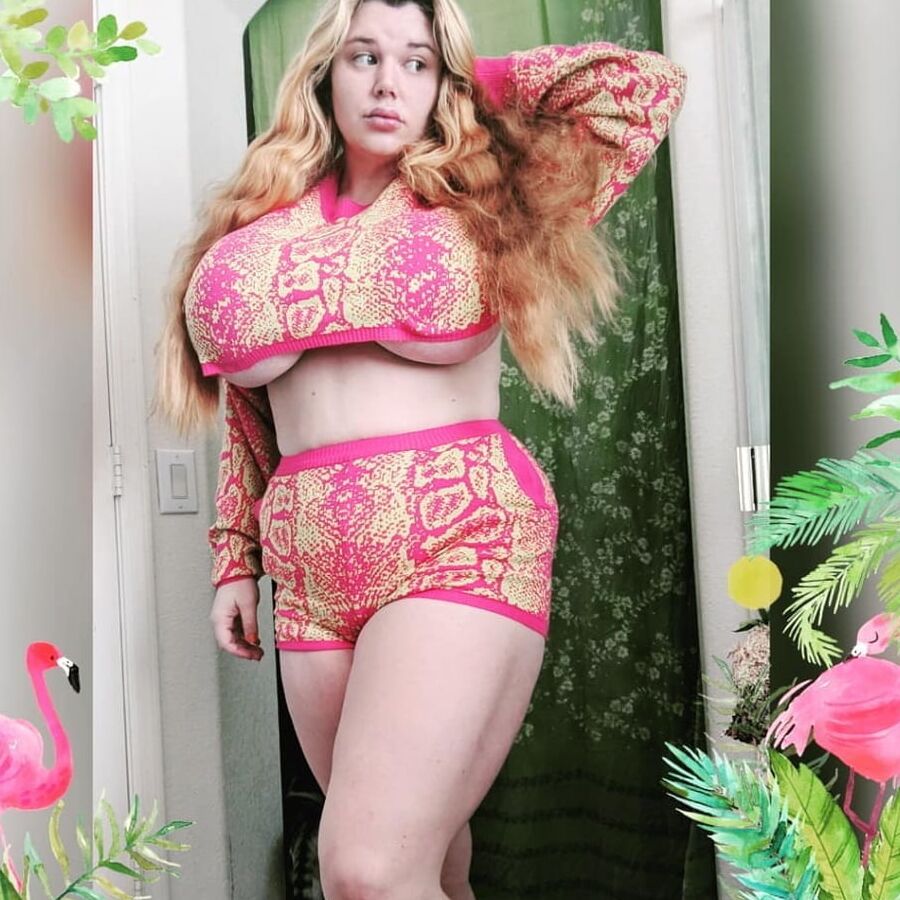 Sexy Massive Tits Cosplay Girl Penny Underbust