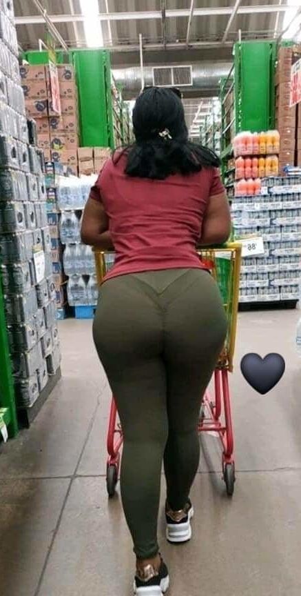 Big ass aunty