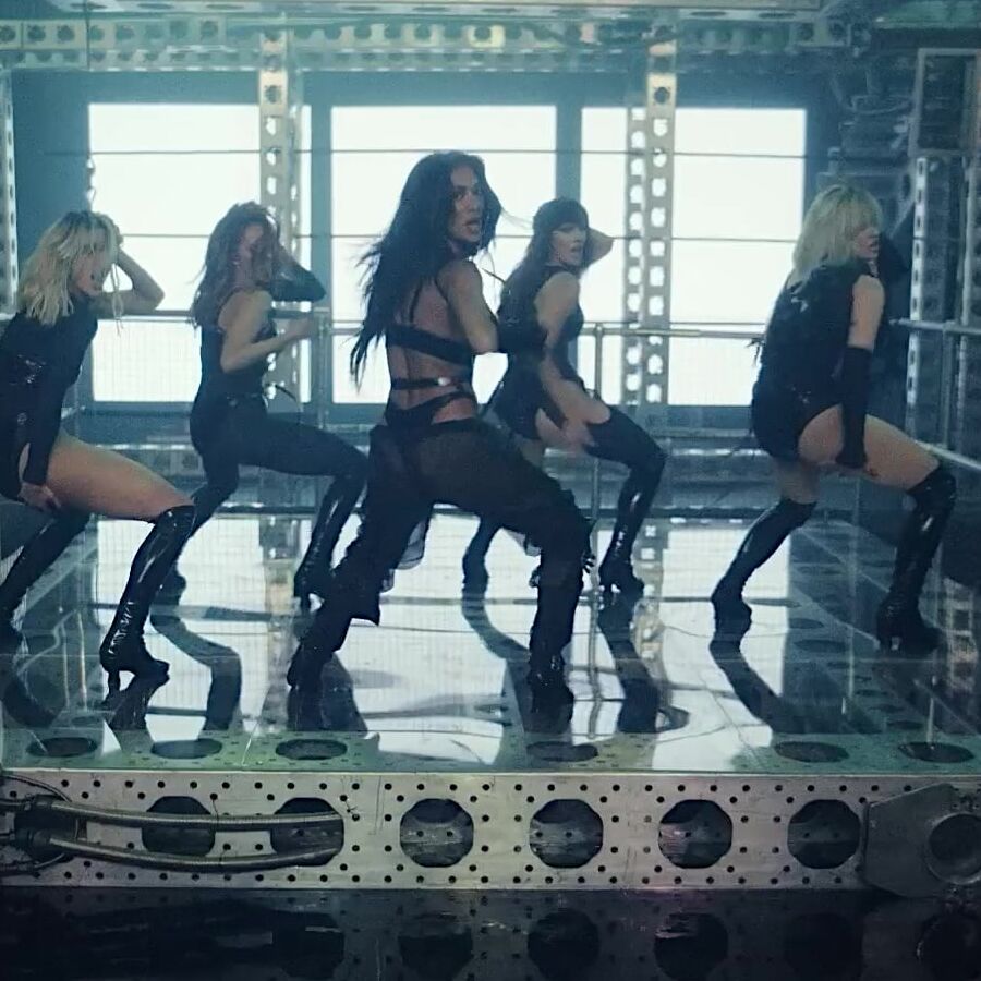 Nicole Scherzinger PCD &;React&; ()