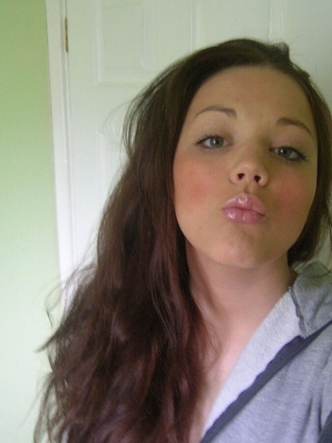 brune bien excitante