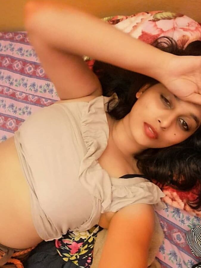 Desi Hot Bitches Nudes and Sexy Pics
