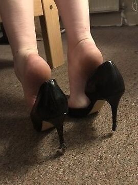 Some radom shoe dangling pics