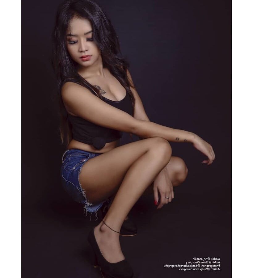 BENGALI GLAMOROUS BABE