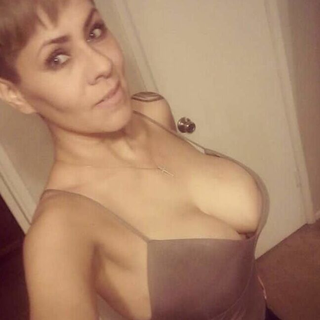 BANGING BUSTY SEXY MILF