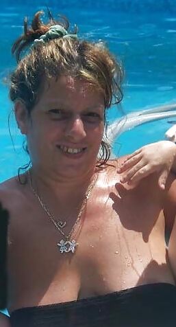 LIVE NIP SLIP