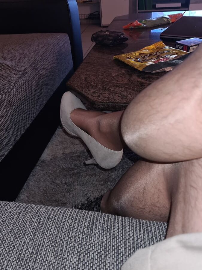 I&;am in stockings and Pumps