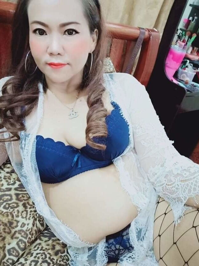 Thai big tits girl