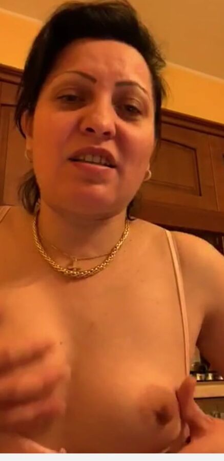Flash boobs live facebook romanian