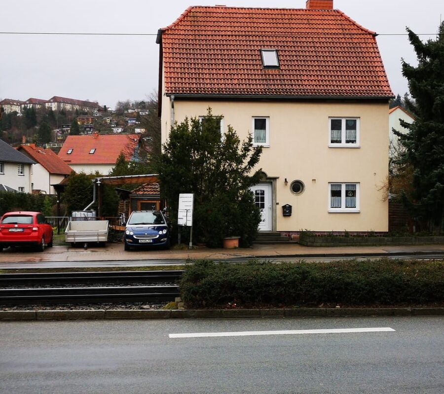 Von der Mutter eines Opfers zur Schau gestellt