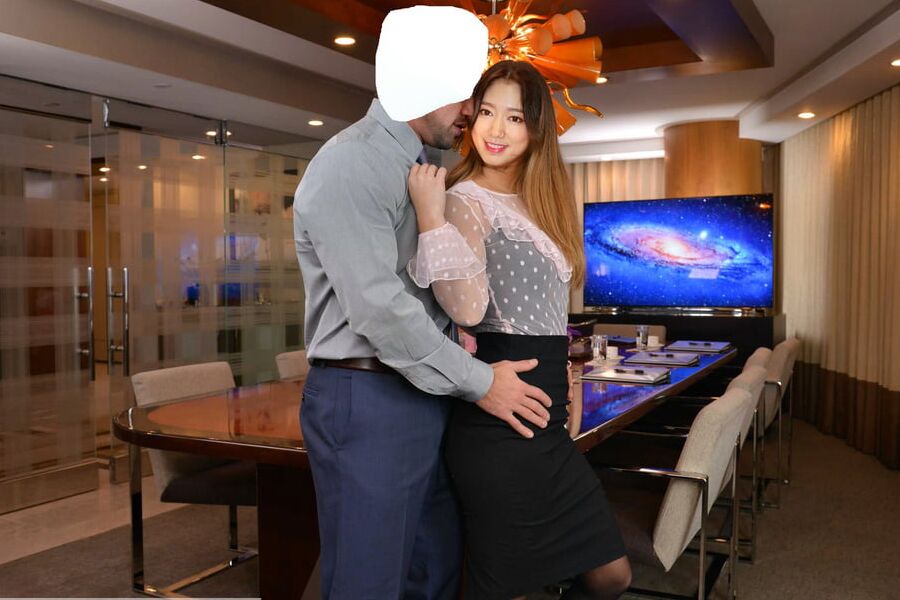 sex service to Park Shin-hye before the meeting office