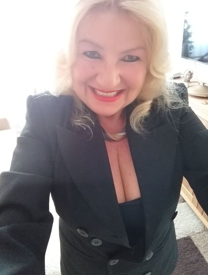 Sexy face and big bobs