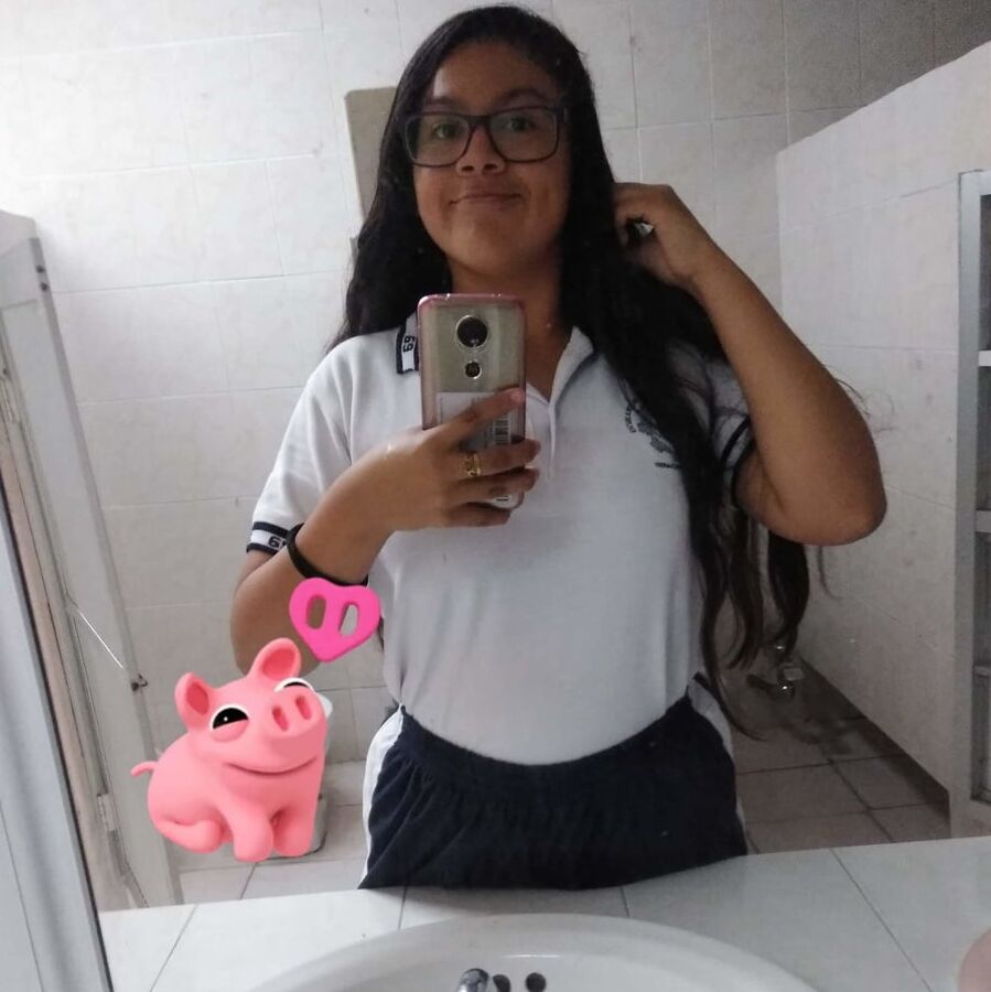 Joven mostrando tetitas