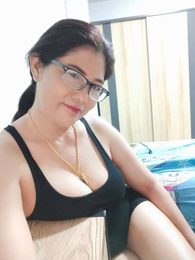 Ibu Thai Big tits