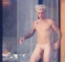CELEBS RUDE AND NUDE QUIZ- ()