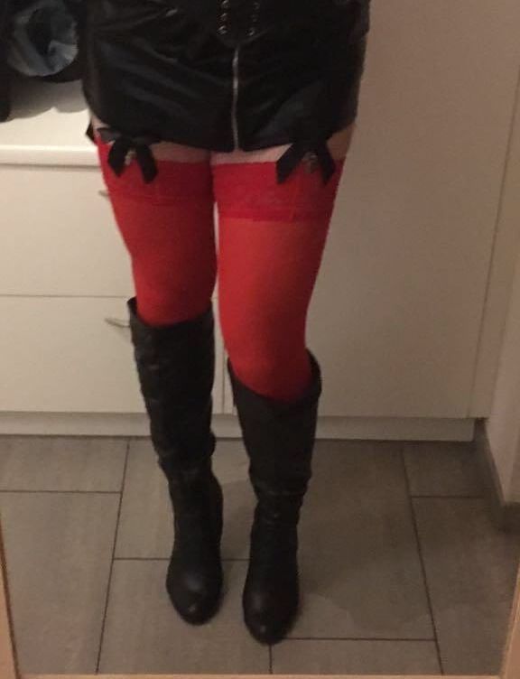 Zofe Elle feminin dessous gehorsam schwanzgeil Bern CH
