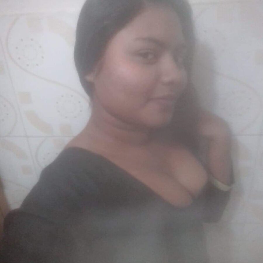 New Bangladeshi Girl showing Boobs