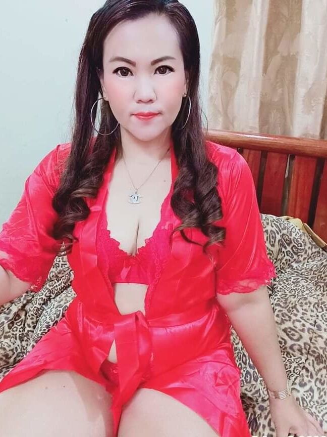 Thai big tits girl