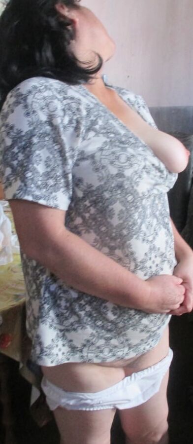 Aunt Fabi shows you more photos to warm them up
