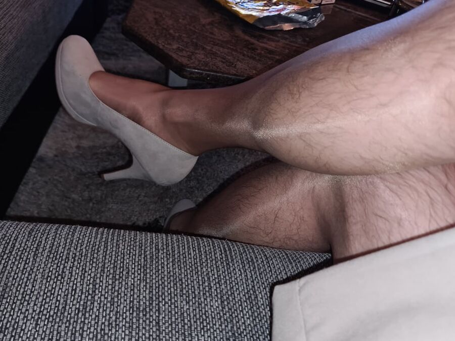 I&;am in stockings and Pumps