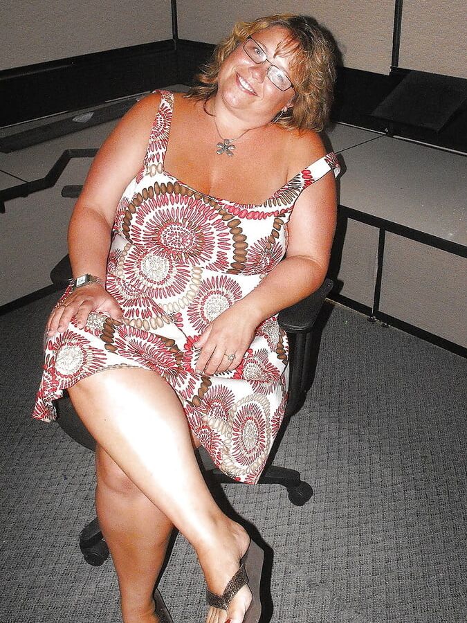 Granny Dee ( Elaine)