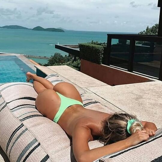 Greek amateur FB babes with hot ass
