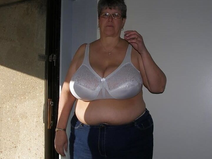 wonderful mommy chick for bad boys
