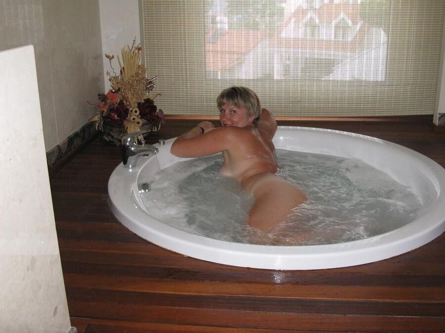 Mature wife naked