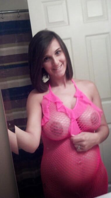 preggo liza top huge