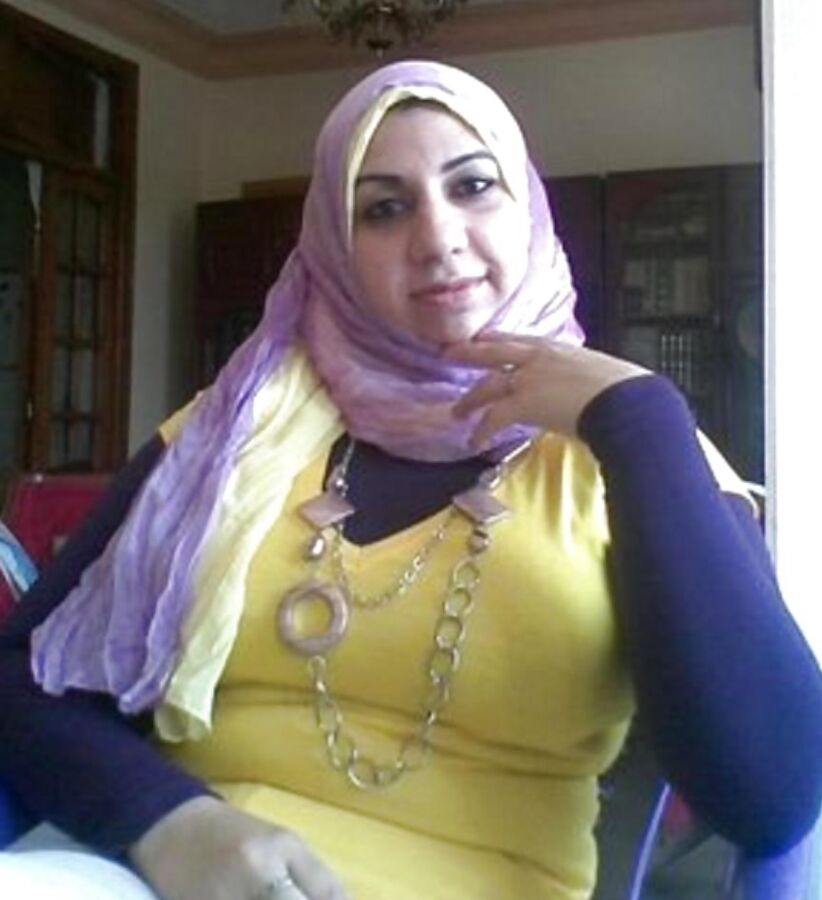 Arab boobs