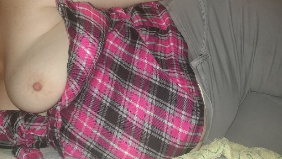 Big ass dressed up and in pantyhose and heels