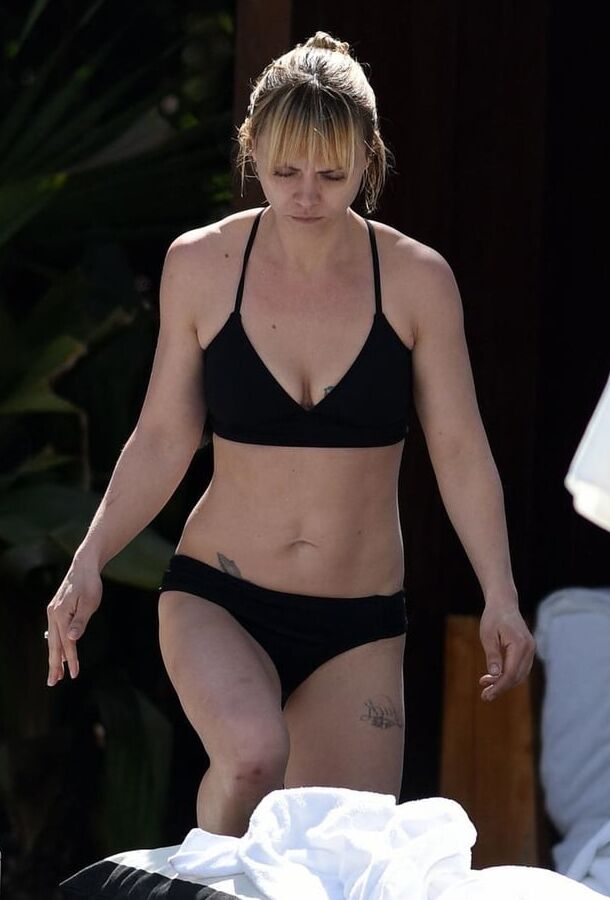 Christina Ricci juicy ass and big tits in bikini