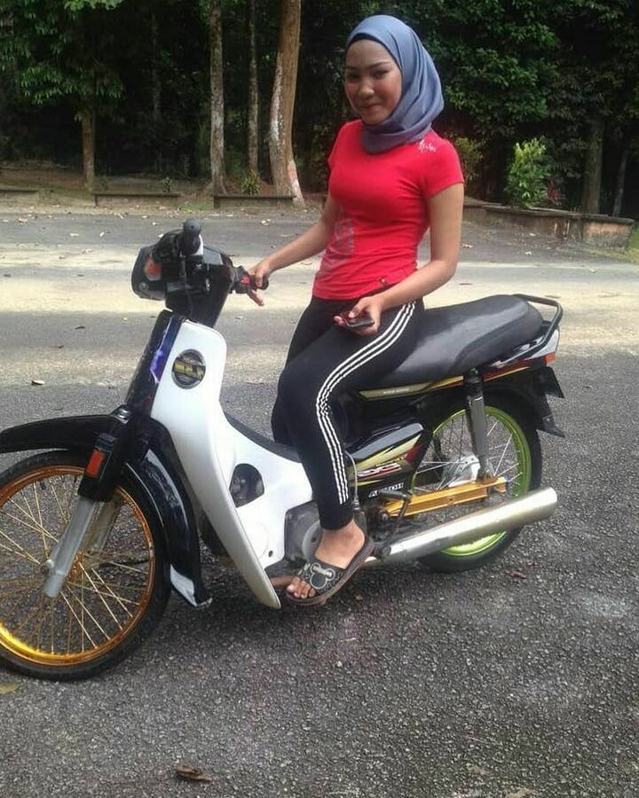 Yana Tudung