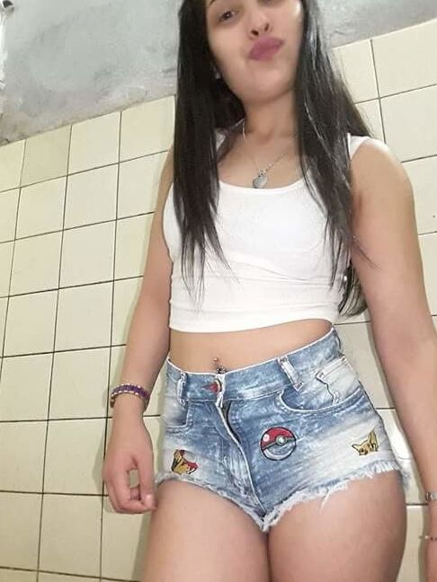 MICAELA GOMEZ puta culona argentina teen sexy bitch