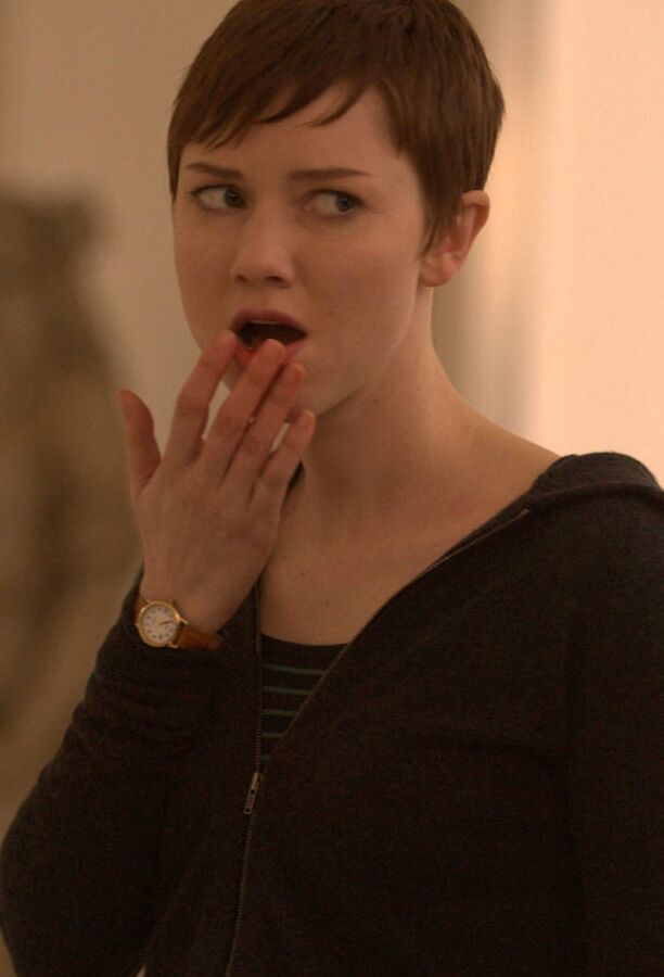 Valorie Curry cute woman
