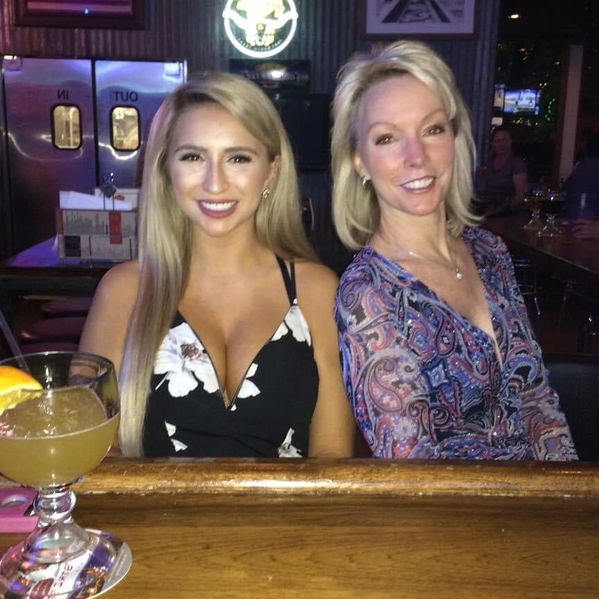 HOT Dallas, TX Bartender