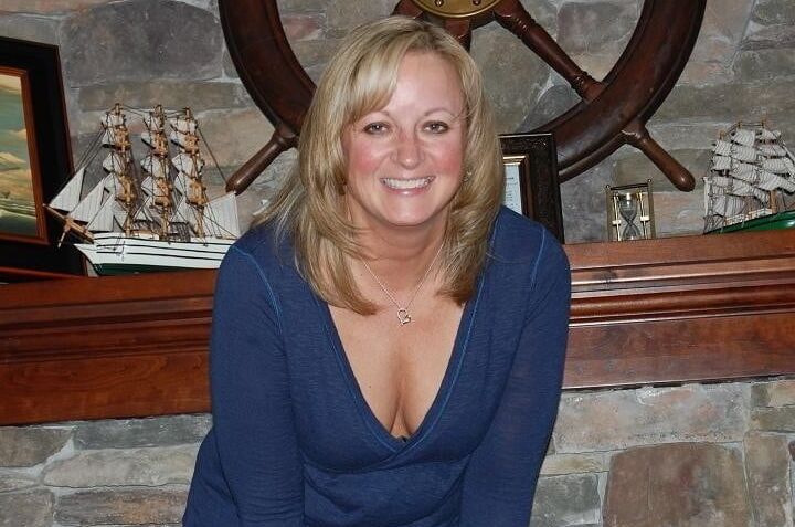 Gorgeous BBW wife