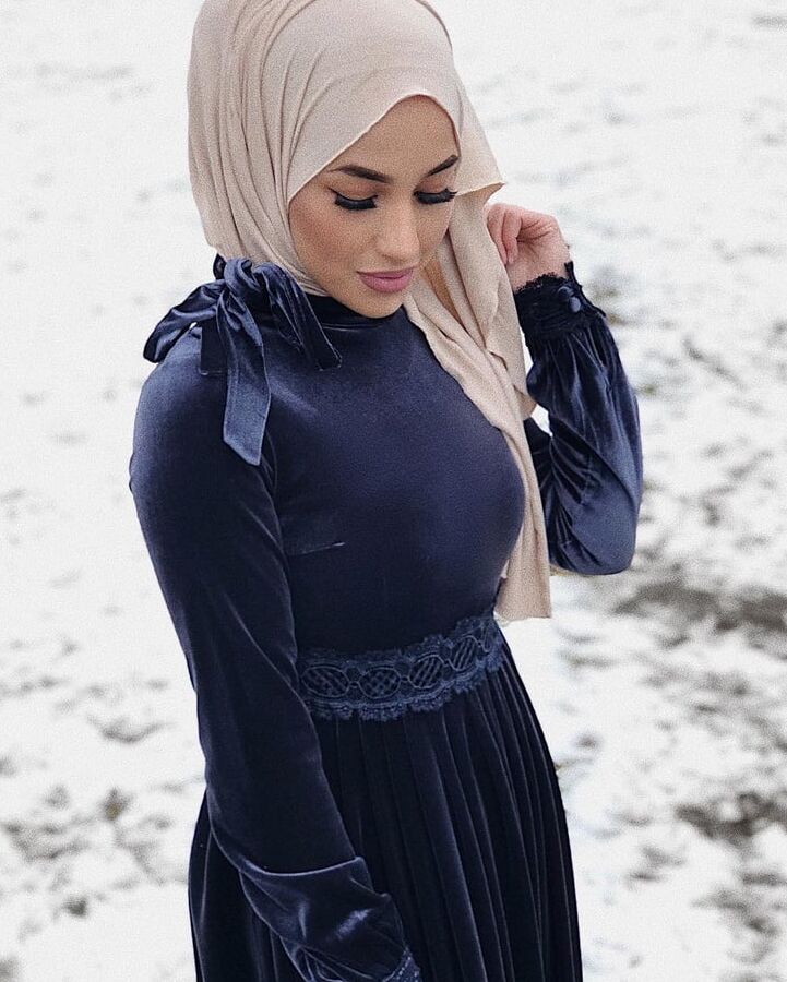 Hot Instagram Hjiab Lady