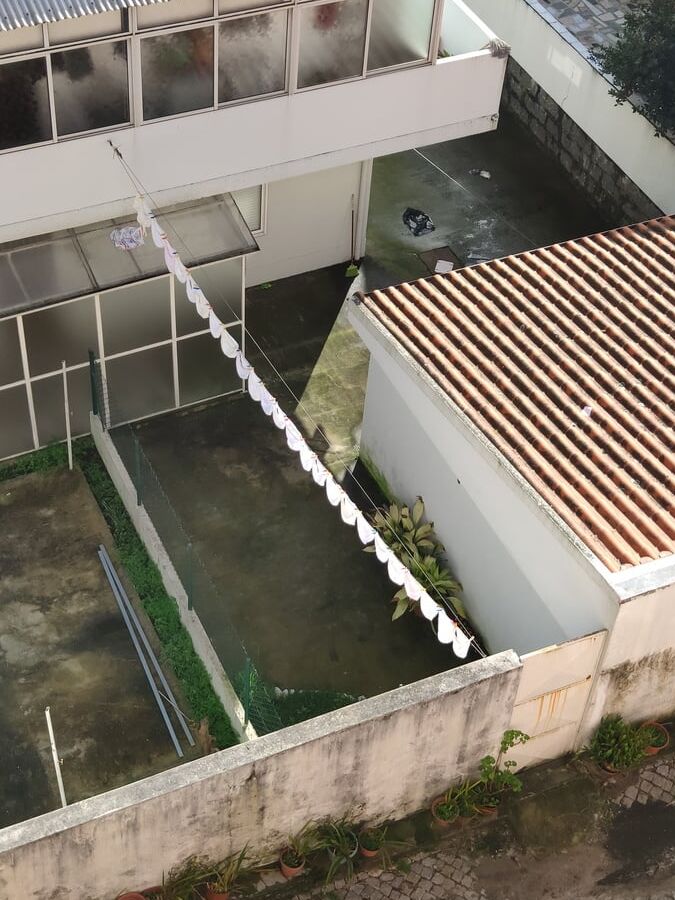O arame da vizinha