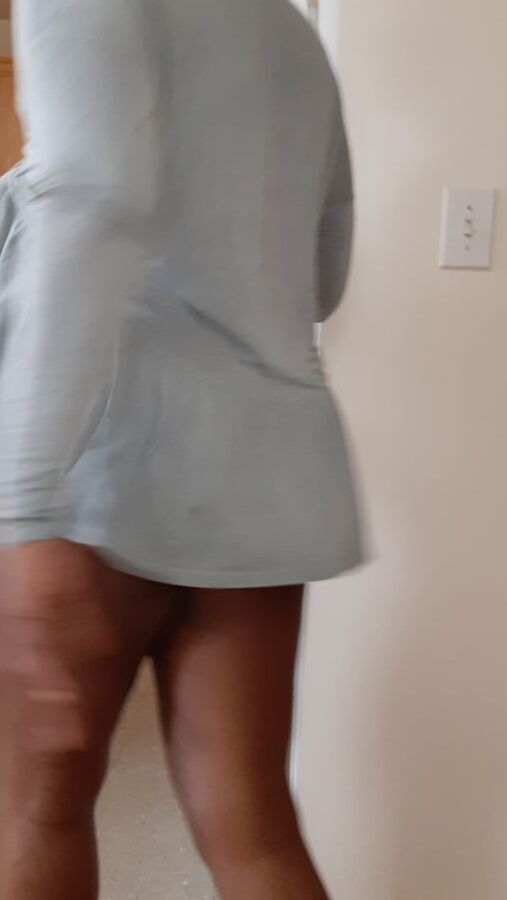 BLACK WET NAKED MOM