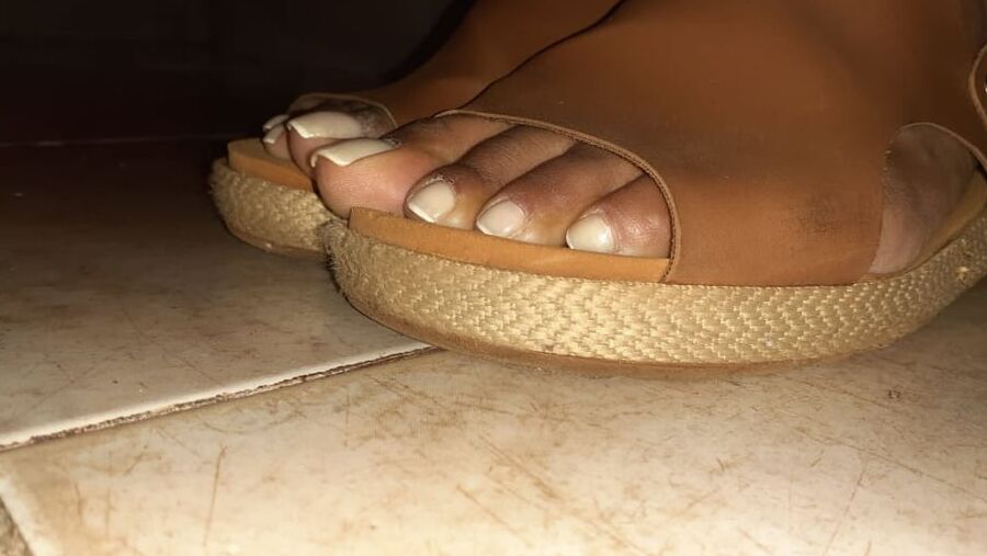 Feet, Morena, size