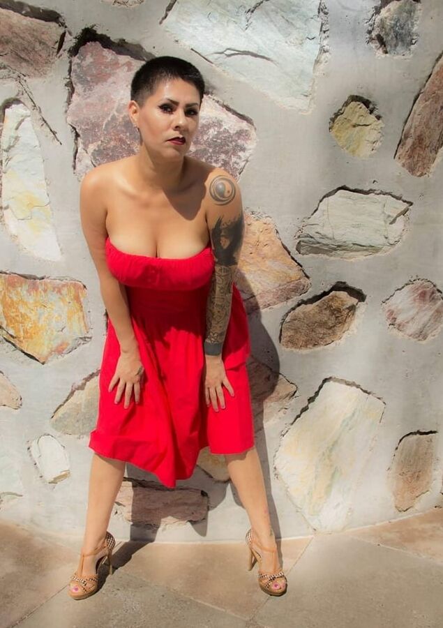 BANGING BUSTY SEXY MILF