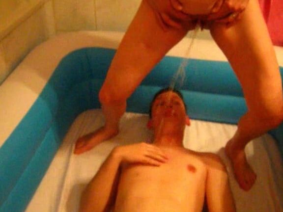 Geile Spiele mit dem jungen Bi Boy