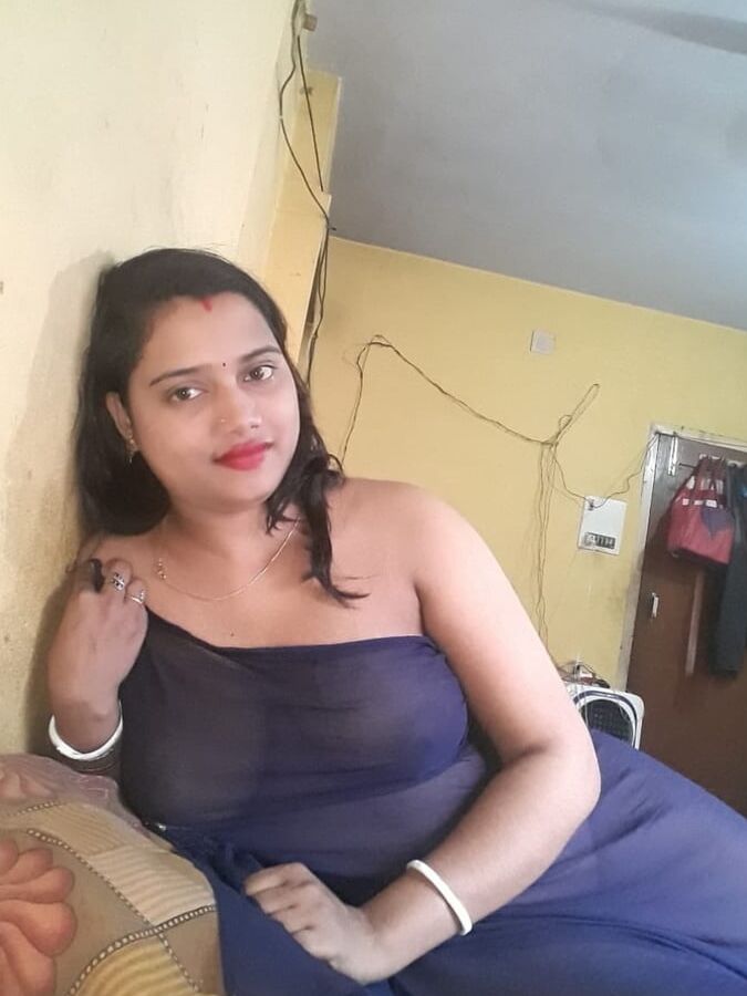 Indian desi whore pics shared on whatsapp()