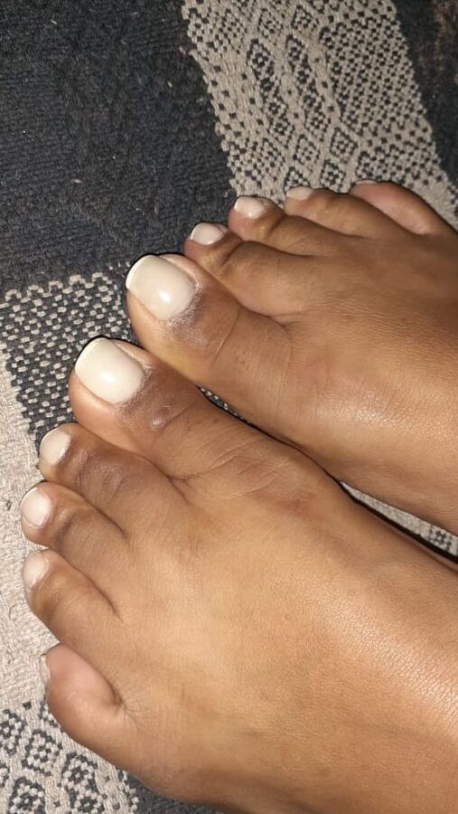 Feet, Morena, size