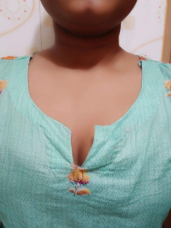 New Bangladeshi Girl showing Boobs