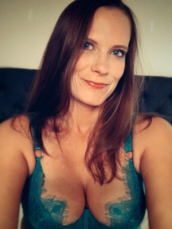 Mature Ladies - MILFs