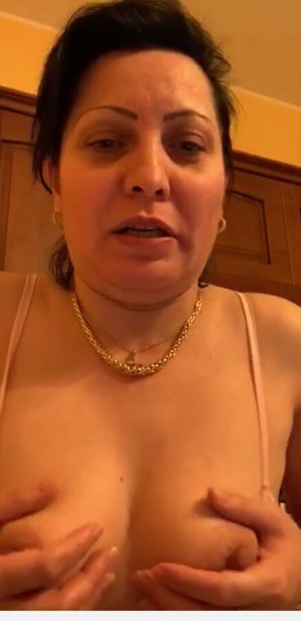 Flash boobs live facebook romanian