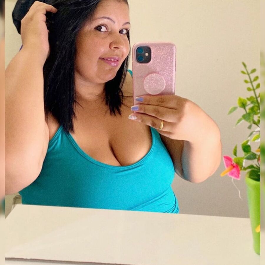 Mature Gloria (brazilian cum explosion milf)