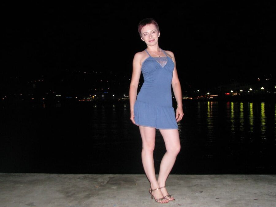 Shorthaired girl loves sex